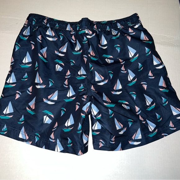 Perry Ellis sail boat swim trunks - Picture 2 of 3